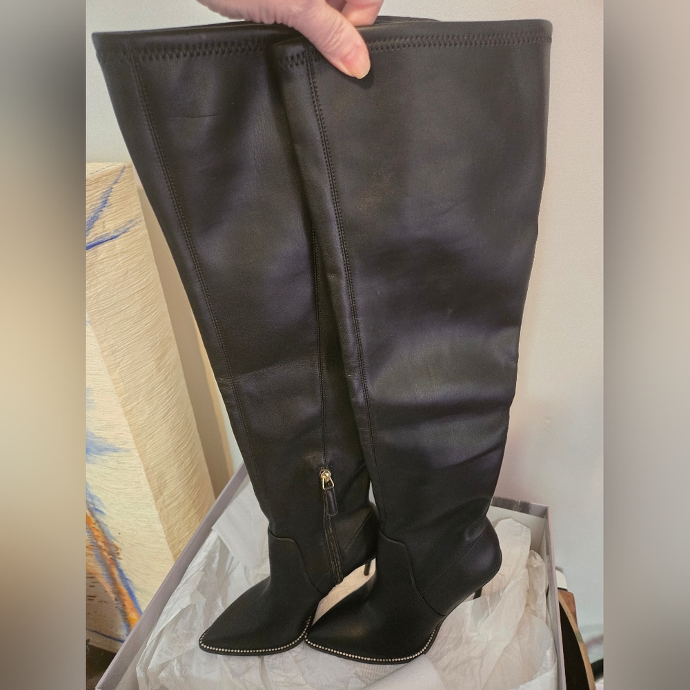 Jennifer Lopez Black Over the Knee Boots - Picture 4 of 9